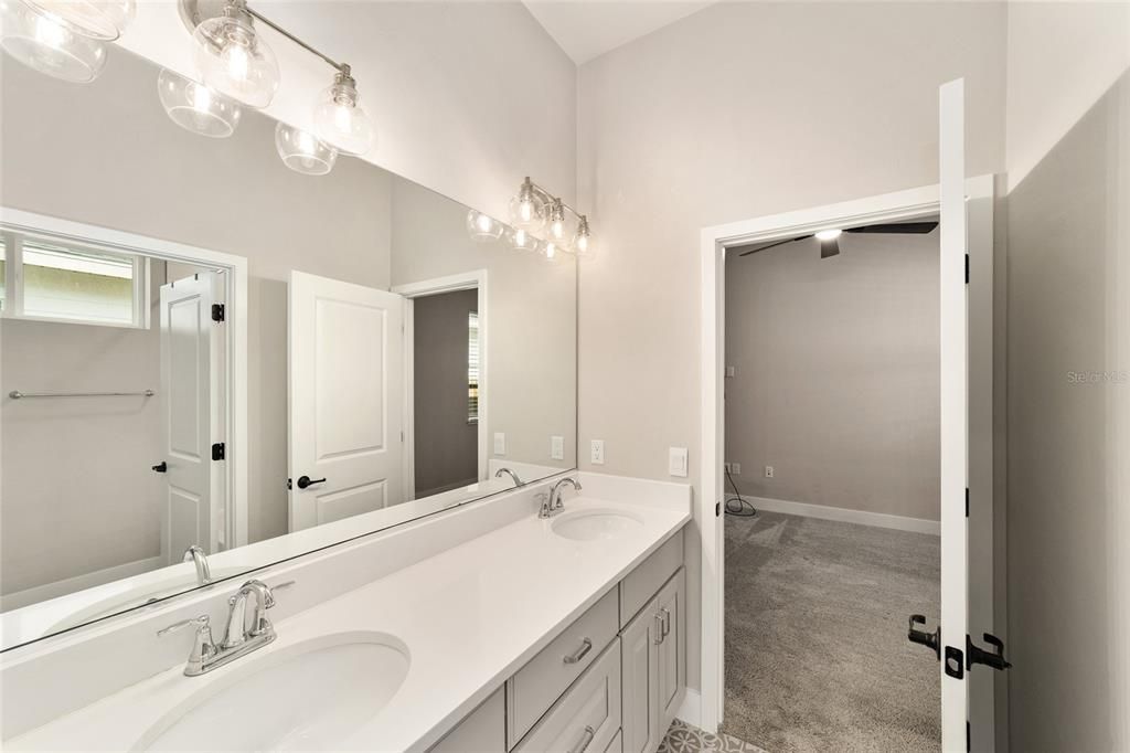 Active With Contract: $685,000 (5 beds, 4 baths, 2814 Square Feet)