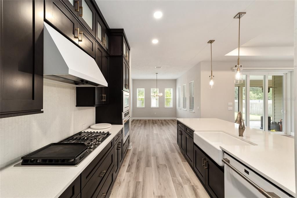 Active With Contract: $685,000 (5 beds, 4 baths, 2814 Square Feet)