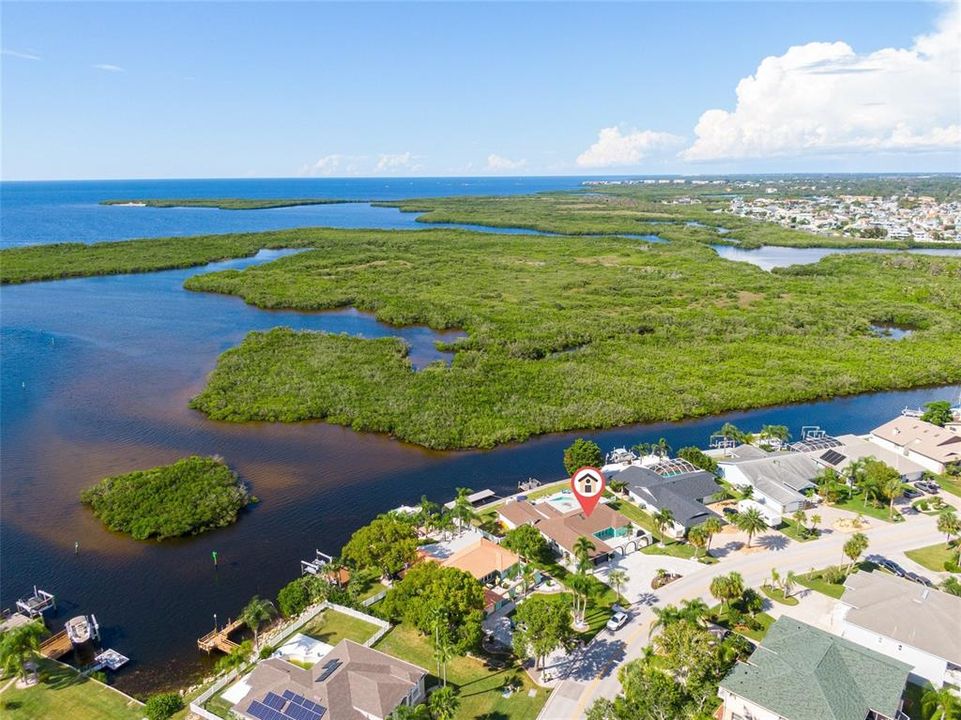 En Venta: $1,095,000 (3 camas, 3 baños, 2711 Pies cuadrados)