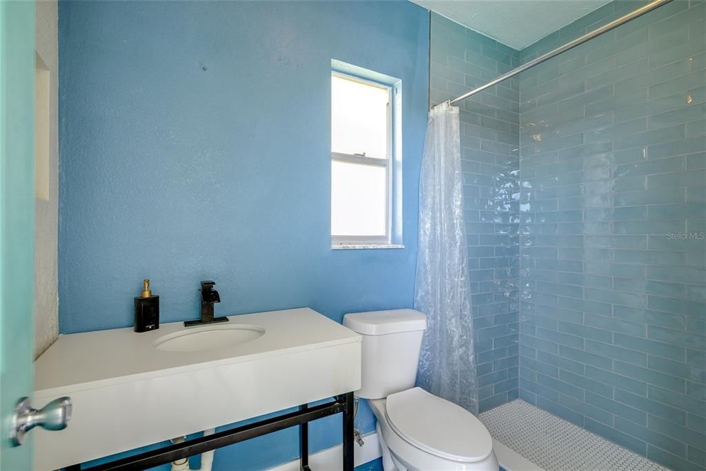 En Venta: $1,095,000 (3 camas, 3 baños, 2711 Pies cuadrados)