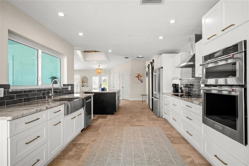 En Venta: $1,095,000 (3 camas, 3 baños, 2711 Pies cuadrados)