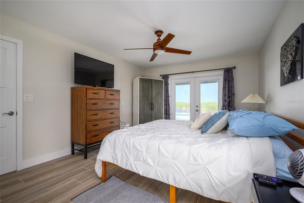 En Venta: $1,095,000 (3 camas, 3 baños, 2711 Pies cuadrados)