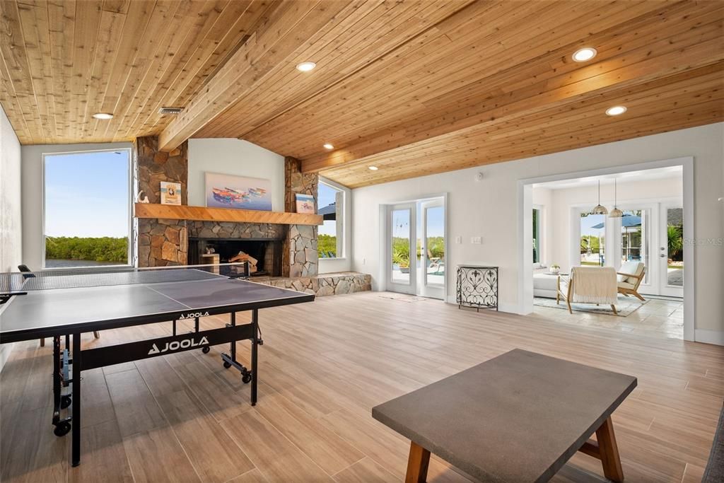 En Venta: $1,095,000 (3 camas, 3 baños, 2711 Pies cuadrados)