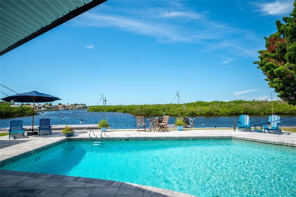 En Venta: $1,095,000 (3 camas, 3 baños, 2711 Pies cuadrados)