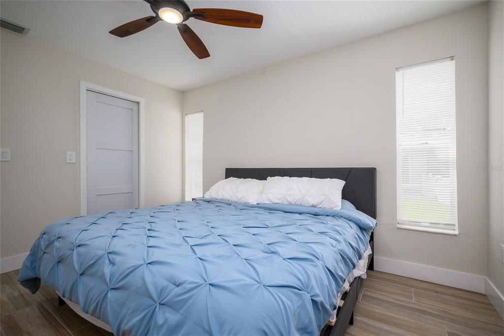 En Venta: $1,095,000 (3 camas, 3 baños, 2711 Pies cuadrados)