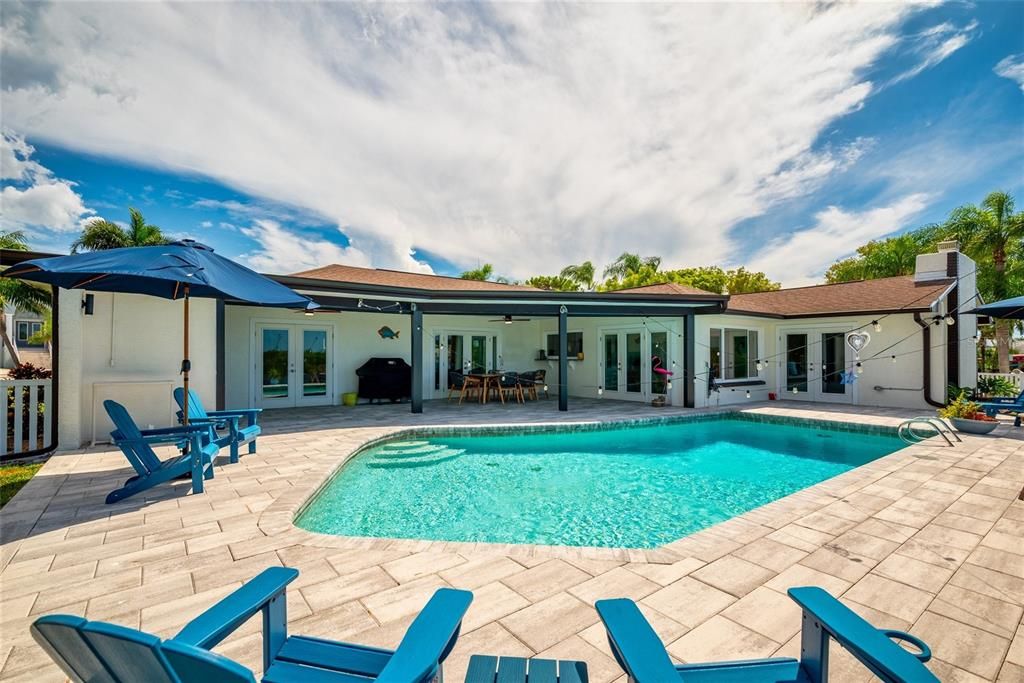 En Venta: $1,095,000 (3 camas, 3 baños, 2711 Pies cuadrados)