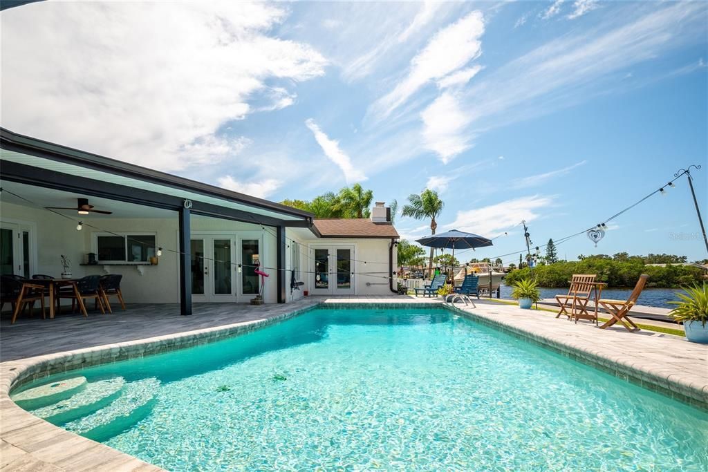 En Venta: $1,095,000 (3 camas, 3 baños, 2711 Pies cuadrados)