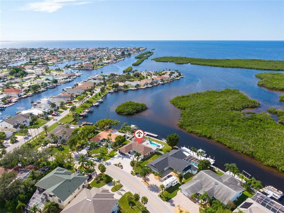 En Venta: $1,095,000 (3 camas, 3 baños, 2711 Pies cuadrados)