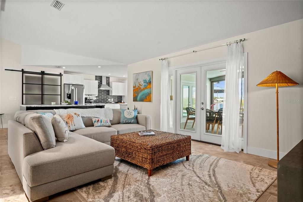 En Venta: $1,095,000 (3 camas, 3 baños, 2711 Pies cuadrados)