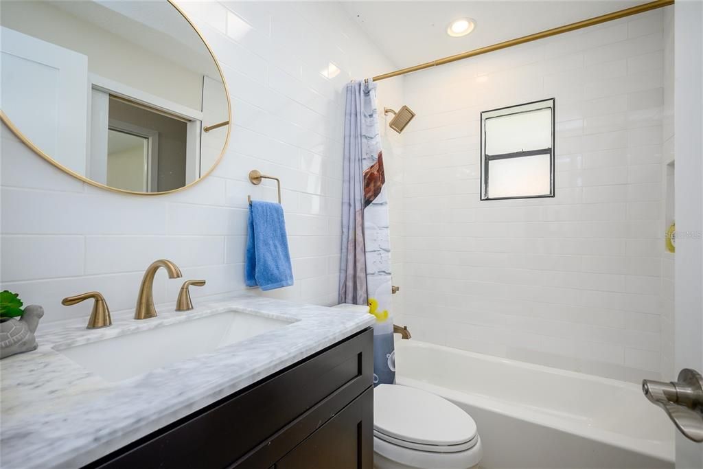 En Venta: $1,095,000 (3 camas, 3 baños, 2711 Pies cuadrados)