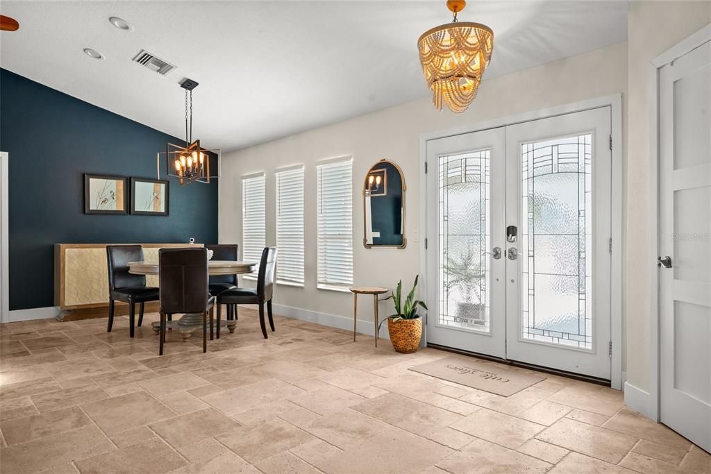 En Venta: $1,095,000 (3 camas, 3 baños, 2711 Pies cuadrados)