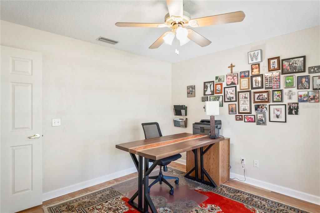 Activo con contrato: $389,000 (3 camas, 2 baños, 1749 Pies cuadrados)