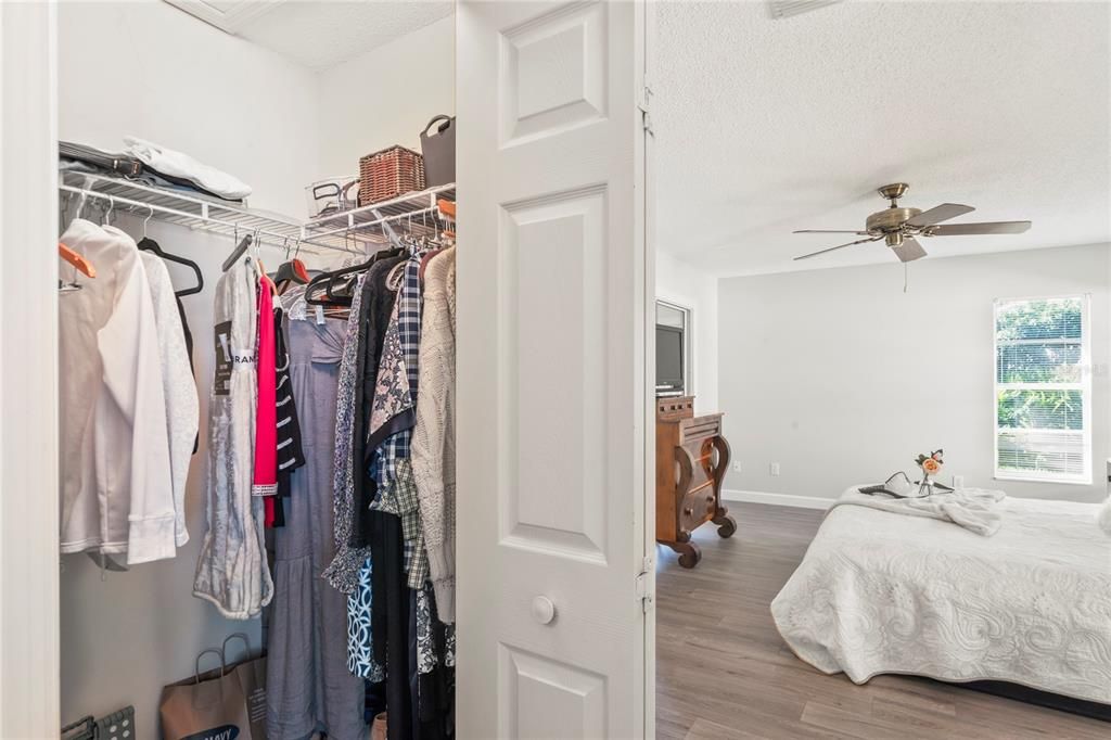 Activo con contrato: $389,000 (3 camas, 2 baños, 1749 Pies cuadrados)