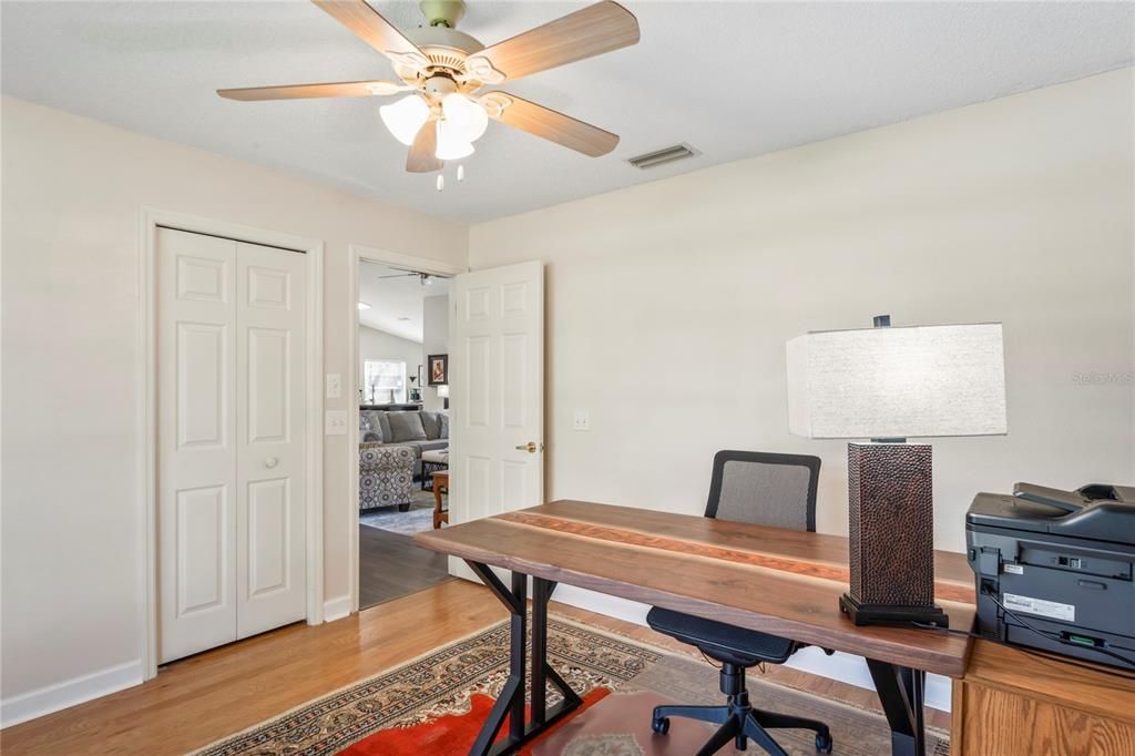 Activo con contrato: $389,000 (3 camas, 2 baños, 1749 Pies cuadrados)