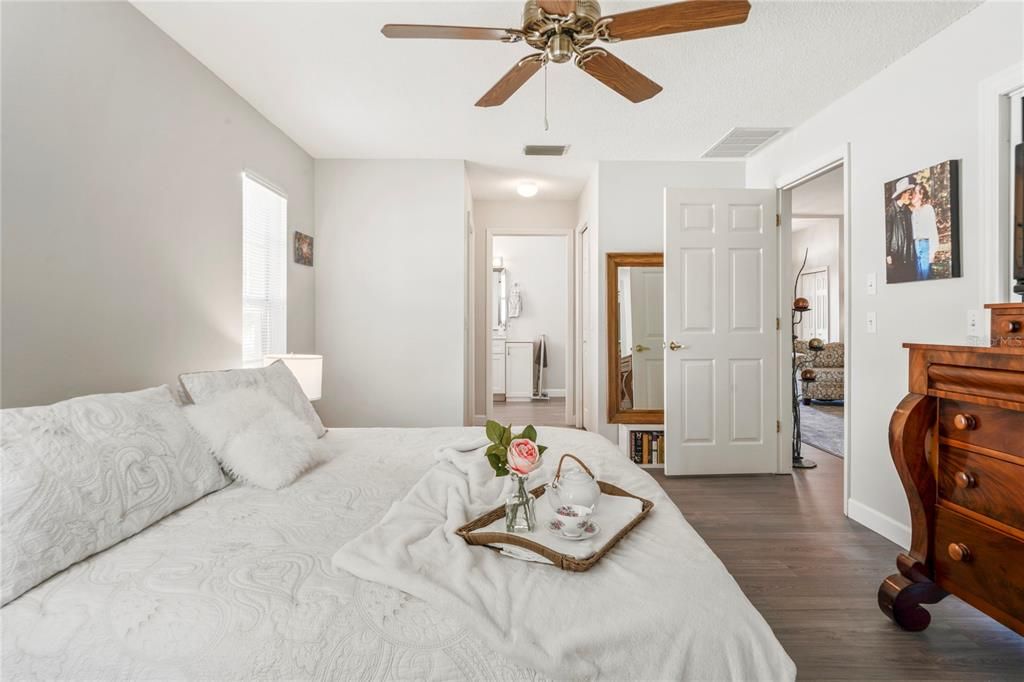 Activo con contrato: $389,000 (3 camas, 2 baños, 1749 Pies cuadrados)