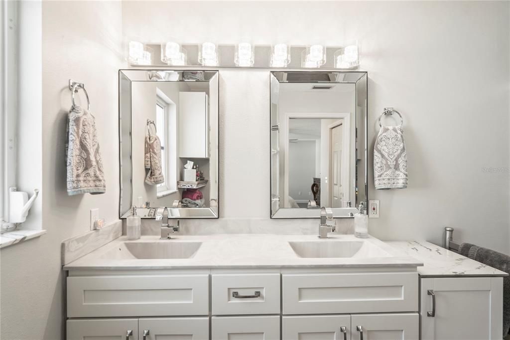 Activo con contrato: $389,000 (3 camas, 2 baños, 1749 Pies cuadrados)