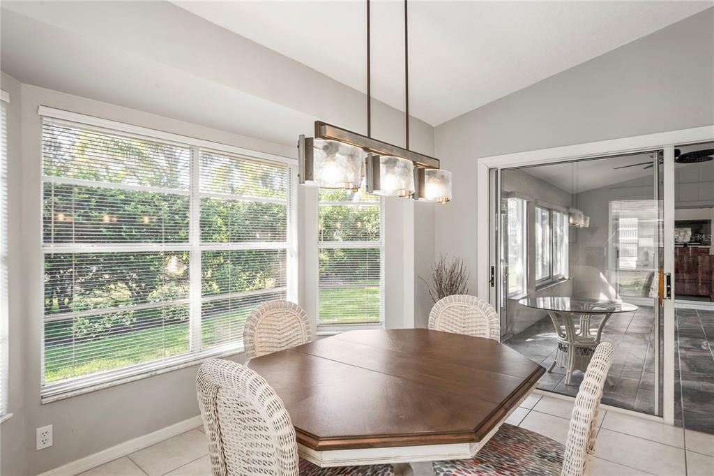 Activo con contrato: $389,000 (3 camas, 2 baños, 1749 Pies cuadrados)