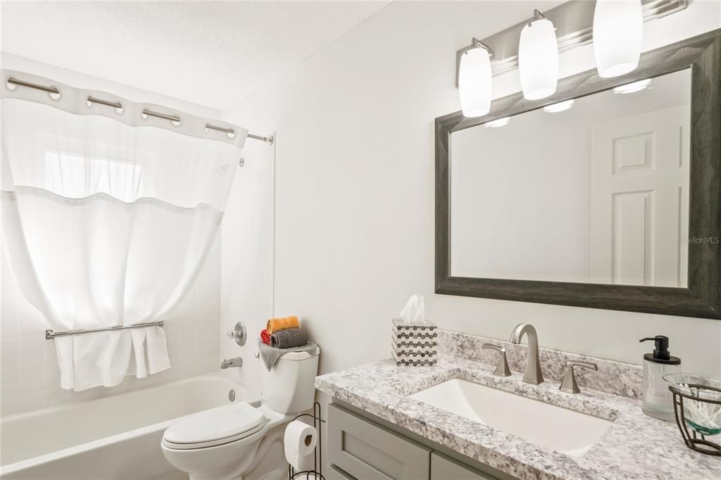 Activo con contrato: $389,000 (3 camas, 2 baños, 1749 Pies cuadrados)