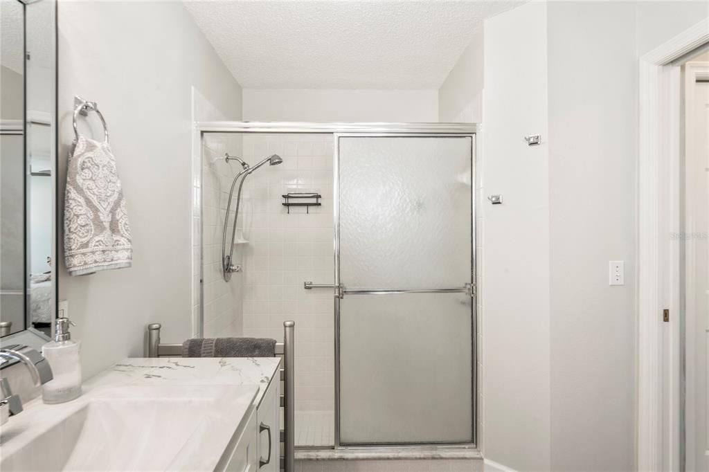 Activo con contrato: $389,000 (3 camas, 2 baños, 1749 Pies cuadrados)