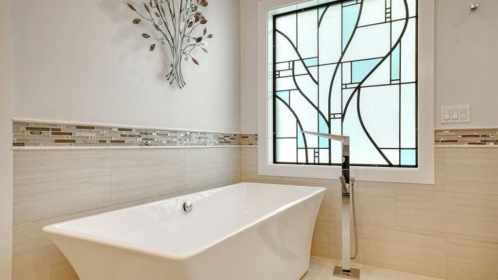 For Sale: $1,475,000 (3 beds, 3 baths, 2932 Square Feet)