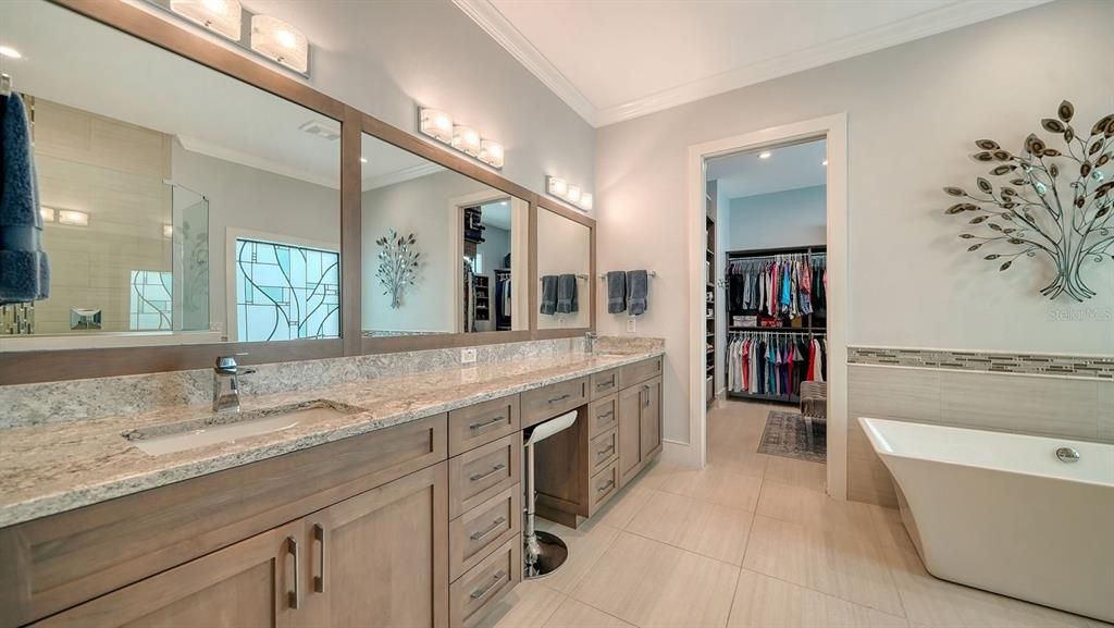 For Sale: $1,475,000 (3 beds, 3 baths, 2932 Square Feet)