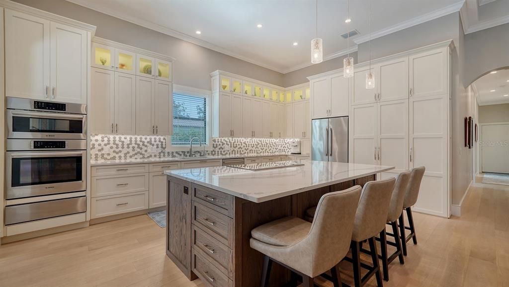 For Sale: $1,475,000 (3 beds, 3 baths, 2932 Square Feet)