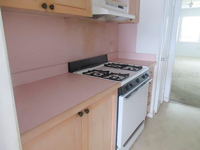 待售: $69,900 (2 贝兹, 1 浴室, 870 平方英尺)