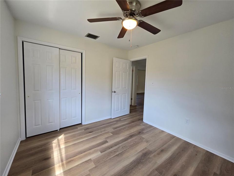 For Sale: $209,900 (2 beds, 1 baths, 962 Square Feet)