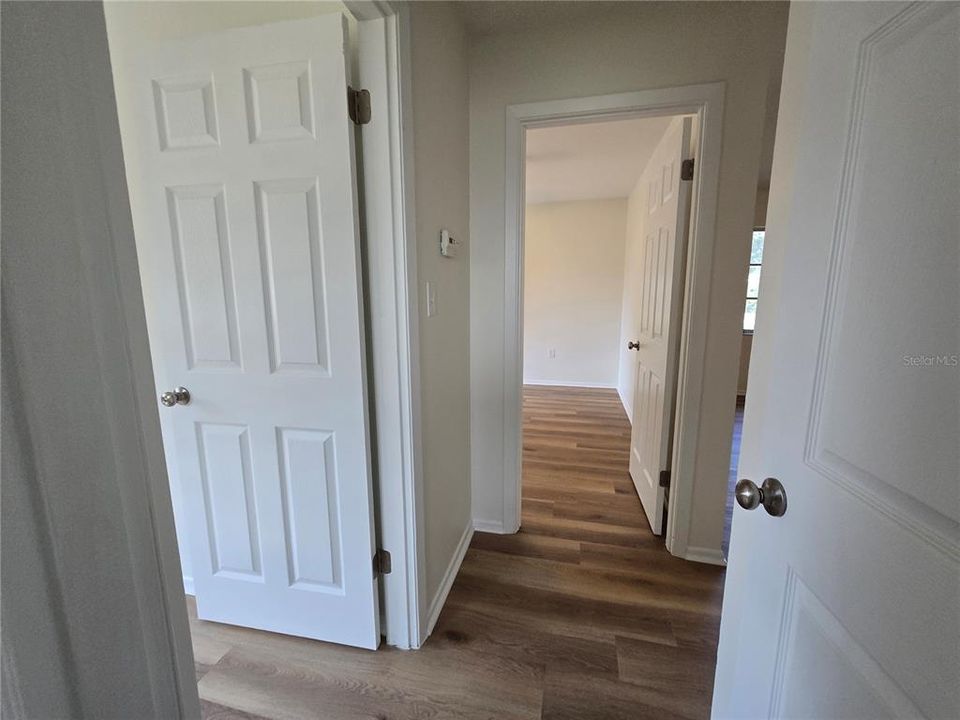 For Sale: $209,900 (2 beds, 1 baths, 962 Square Feet)