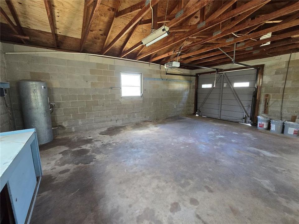 For Sale: $209,900 (2 beds, 1 baths, 962 Square Feet)