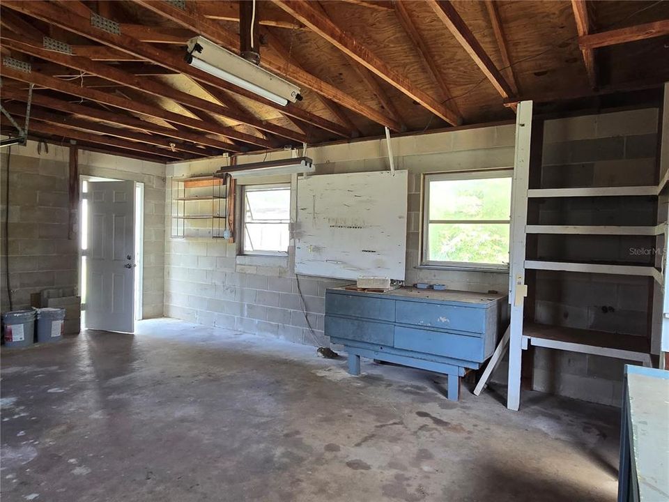 For Sale: $209,900 (2 beds, 1 baths, 962 Square Feet)