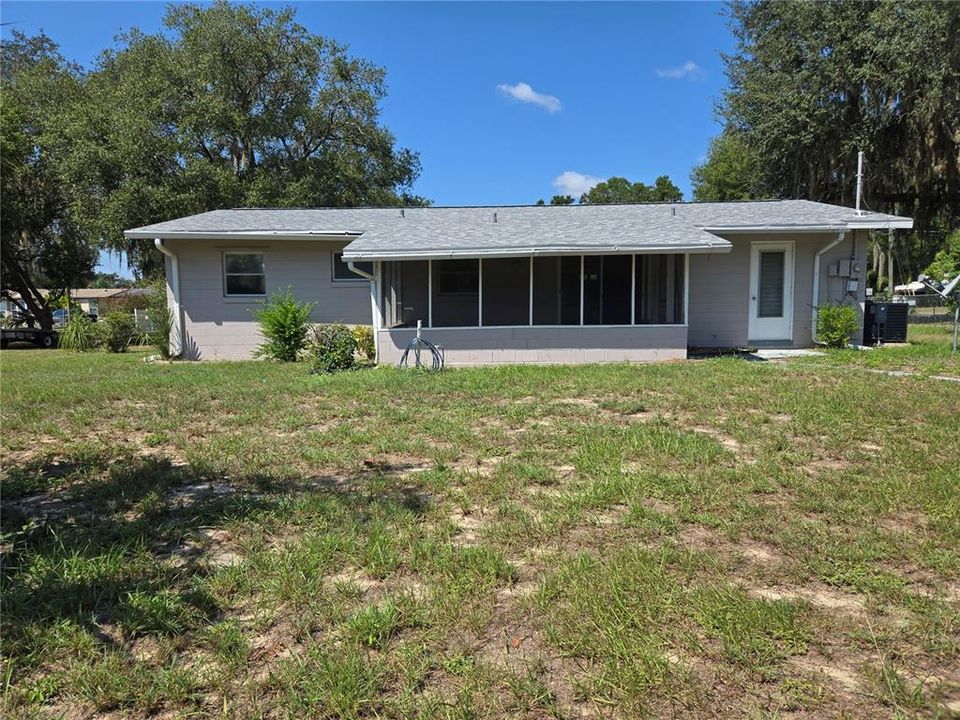 For Sale: $209,900 (2 beds, 1 baths, 962 Square Feet)