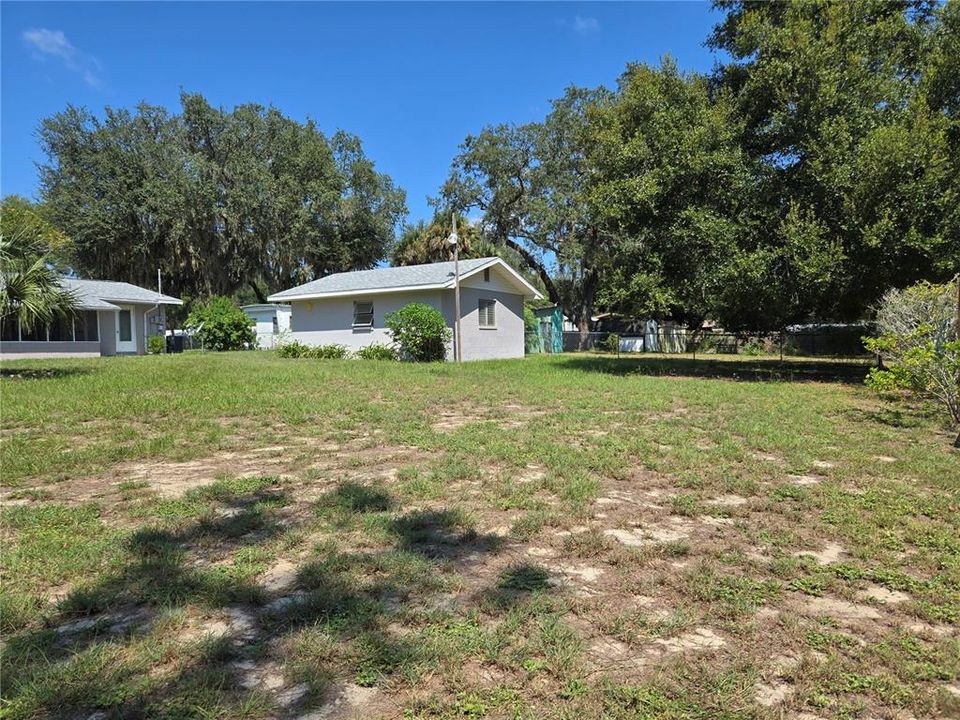 For Sale: $209,900 (2 beds, 1 baths, 962 Square Feet)