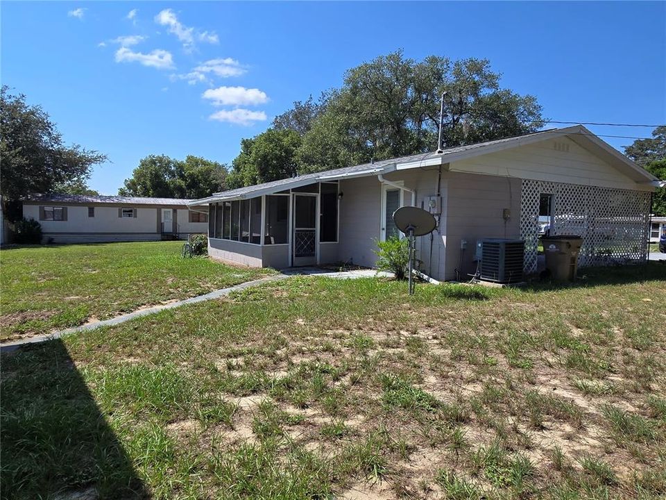 For Sale: $209,900 (2 beds, 1 baths, 962 Square Feet)