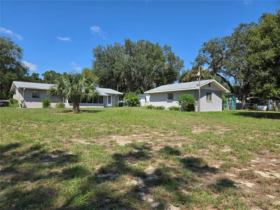 For Sale: $209,900 (2 beds, 1 baths, 962 Square Feet)