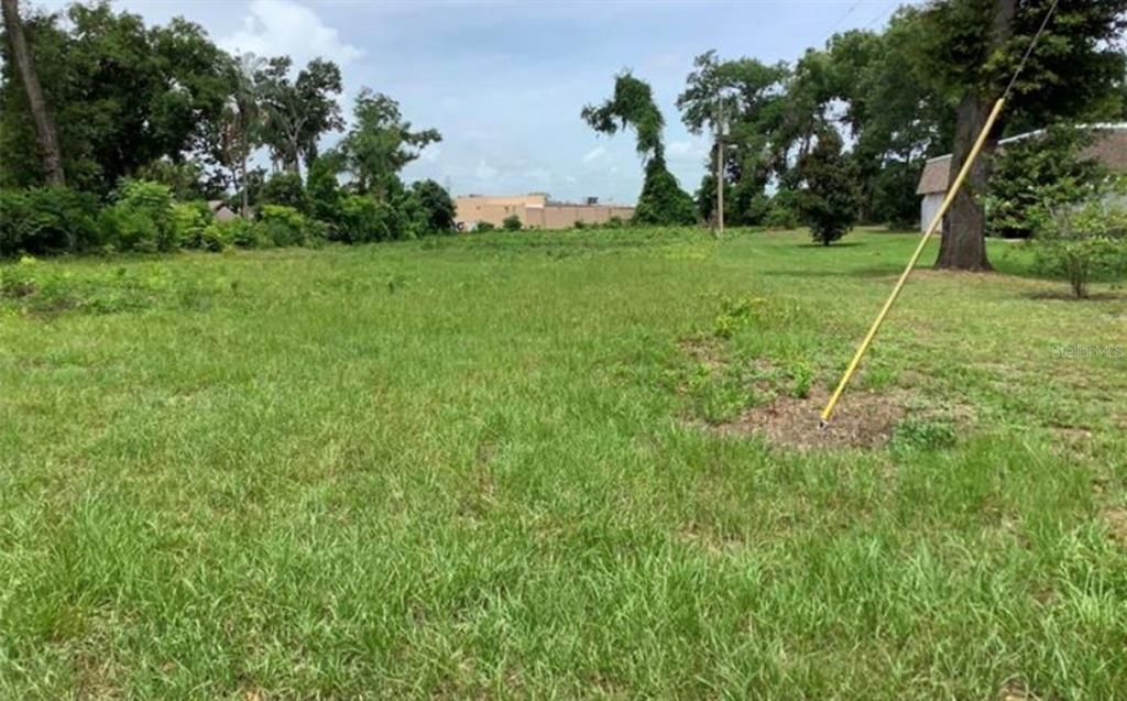 待售: $330,000 (0.78 acres)