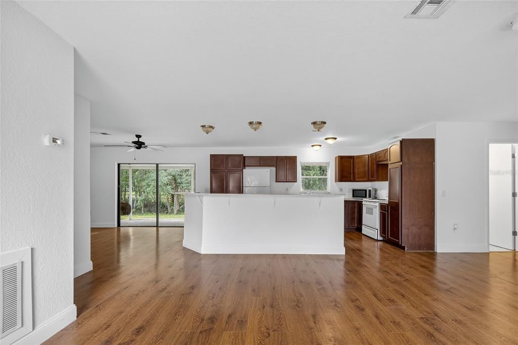 待售: $219,900 (3 贝兹, 2 浴室, 1476 平方英尺)