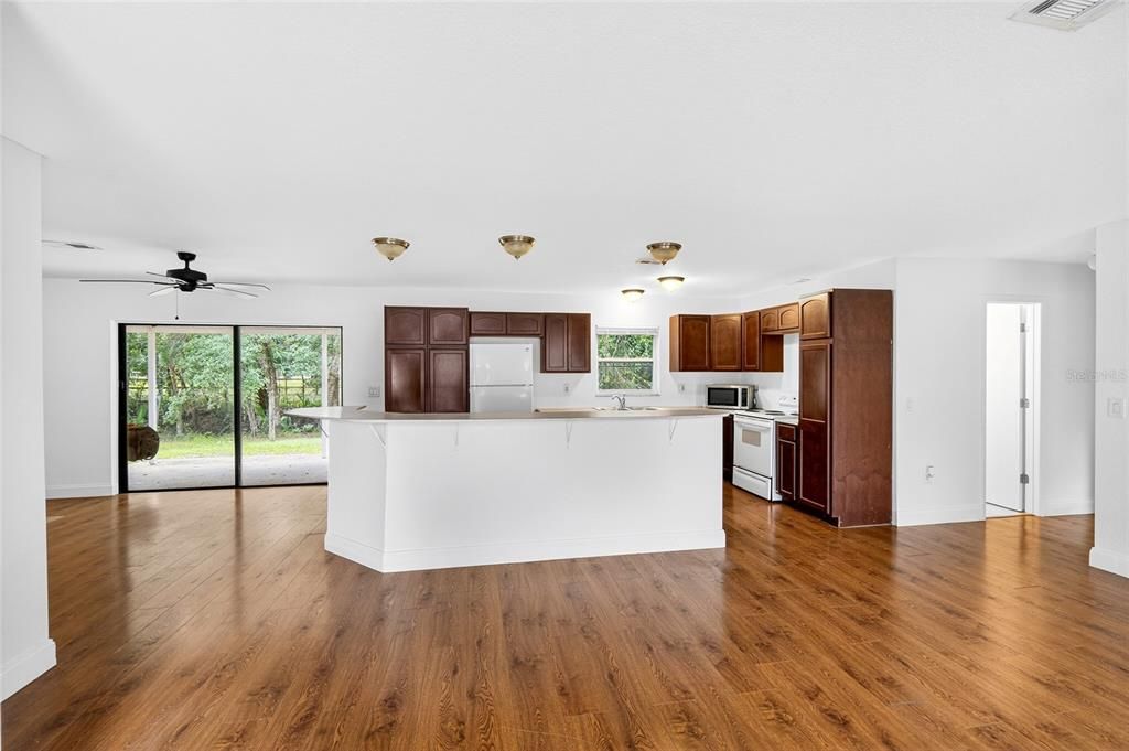 待售: $219,900 (3 贝兹, 2 浴室, 1476 平方英尺)