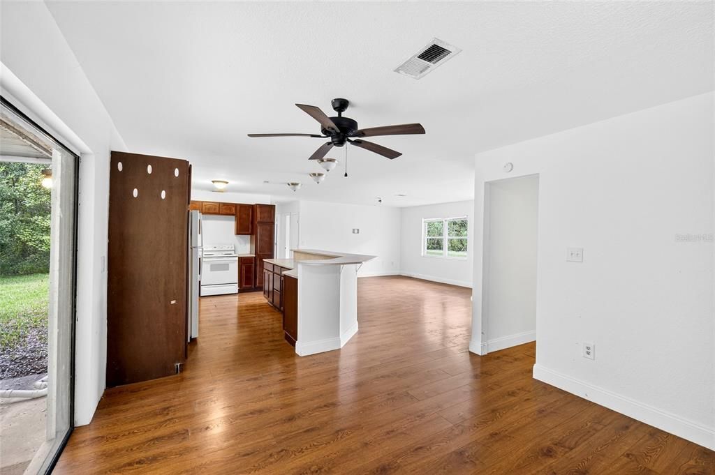 待售: $219,900 (3 贝兹, 2 浴室, 1476 平方英尺)