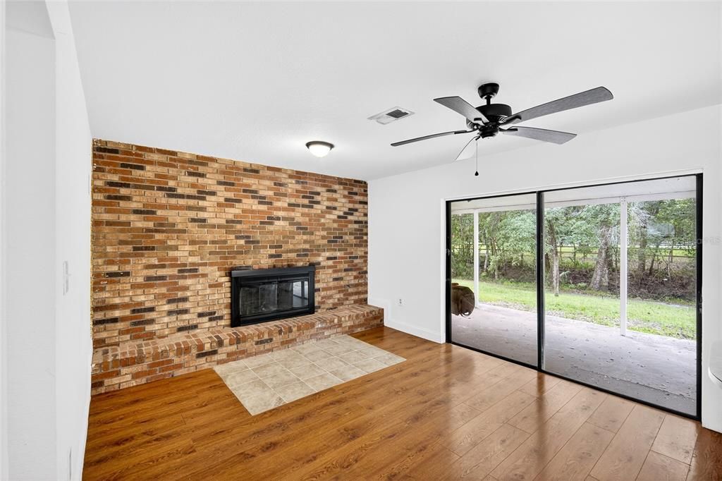 待售: $219,900 (3 贝兹, 2 浴室, 1476 平方英尺)