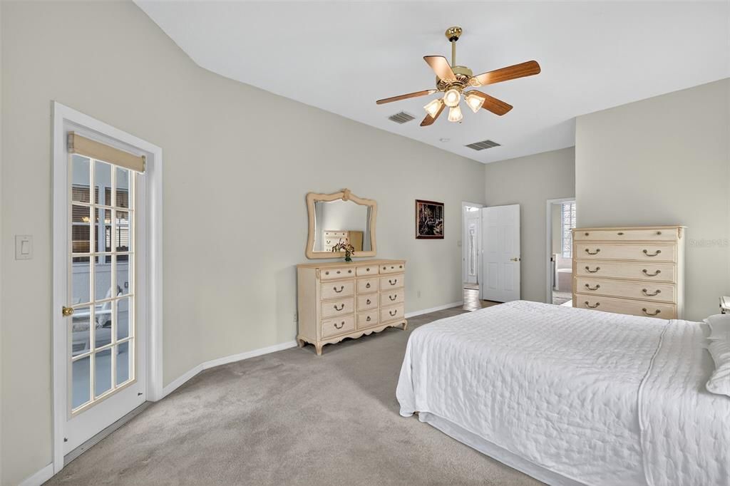 For Sale: $399,000 (2 beds, 2 baths, 2383 Square Feet)