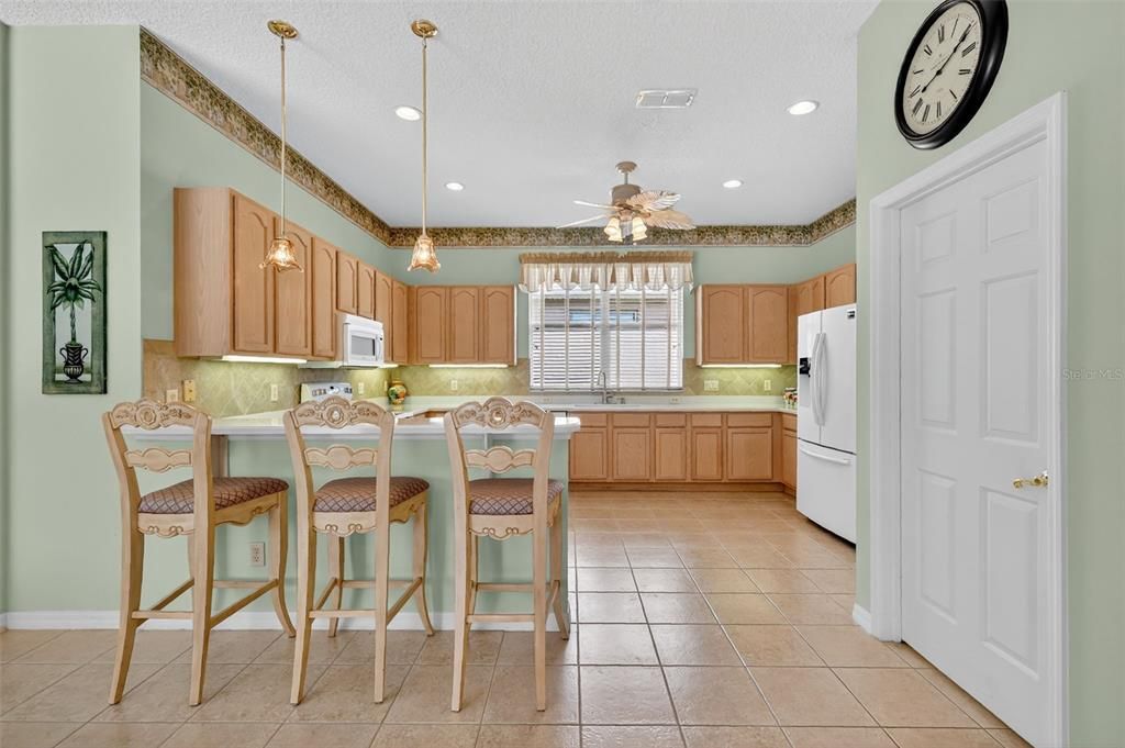 For Sale: $399,000 (2 beds, 2 baths, 2383 Square Feet)