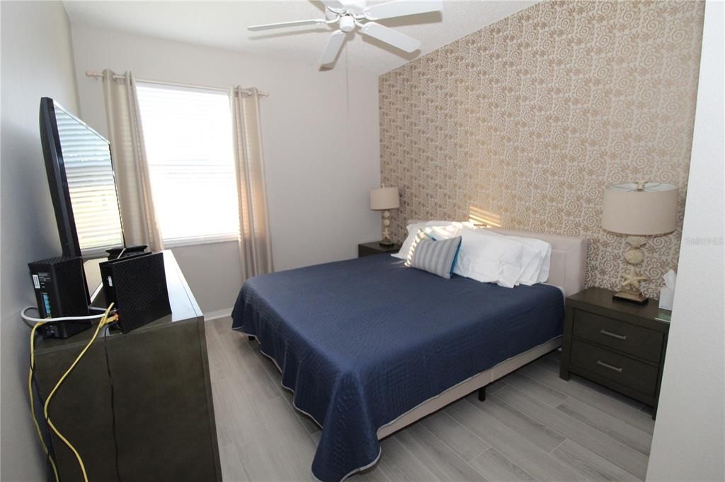 出租: $2,000 (2 贝兹, 2 浴室, 974 平方英尺)