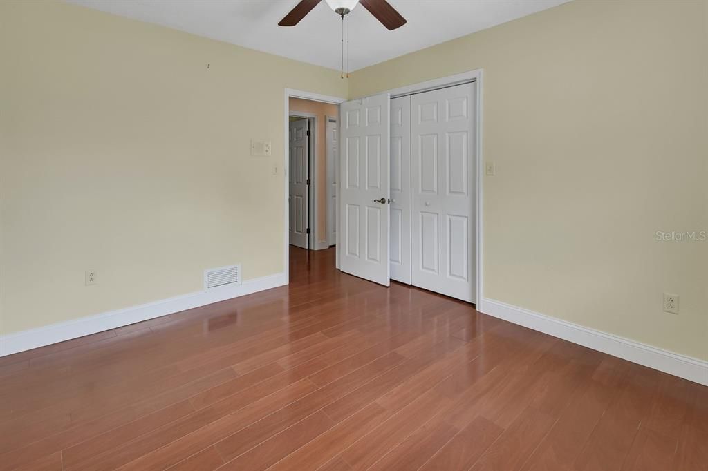 Под контрактом: $385,000 (3 спален, 3 ванн, 2195 Квадратных фут)