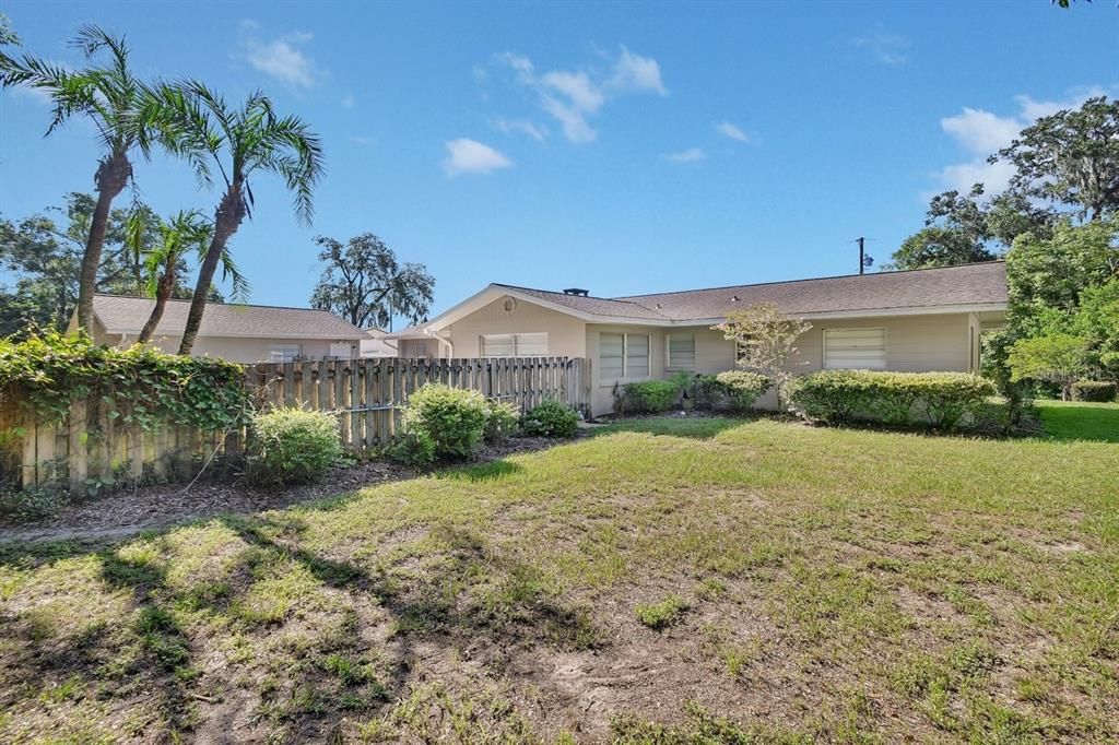 Под контрактом: $385,000 (3 спален, 3 ванн, 2195 Квадратных фут)