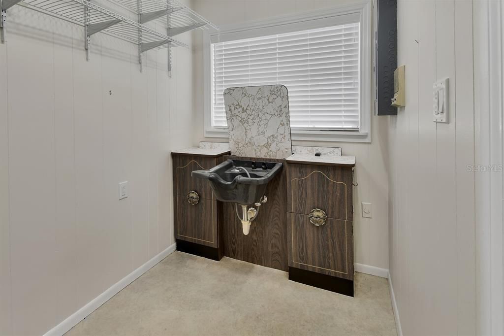 Под контрактом: $385,000 (3 спален, 3 ванн, 2195 Квадратных фут)