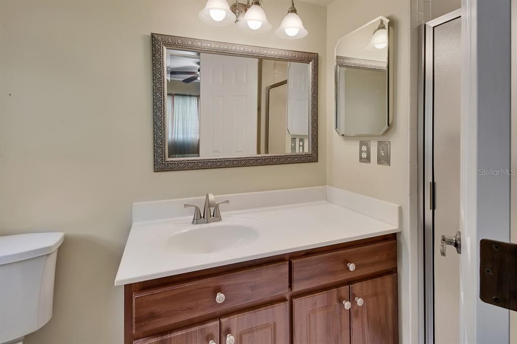 Под контрактом: $385,000 (3 спален, 3 ванн, 2195 Квадратных фут)