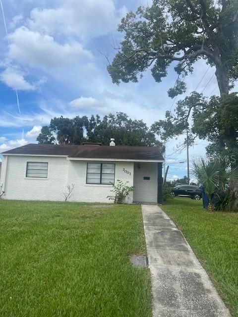 Recently Sold: $240,000 (3 beds, 2 baths, 1445 Square Feet)