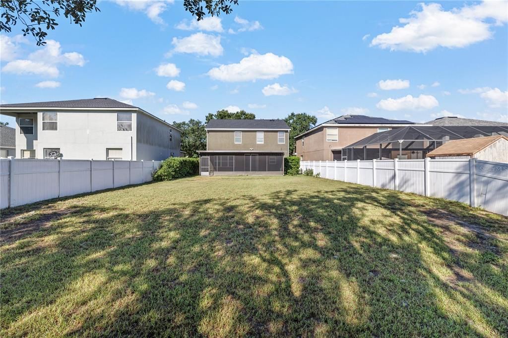 合同活跃: $374,999 (5 贝兹, 2 浴室, 2232 平方英尺)