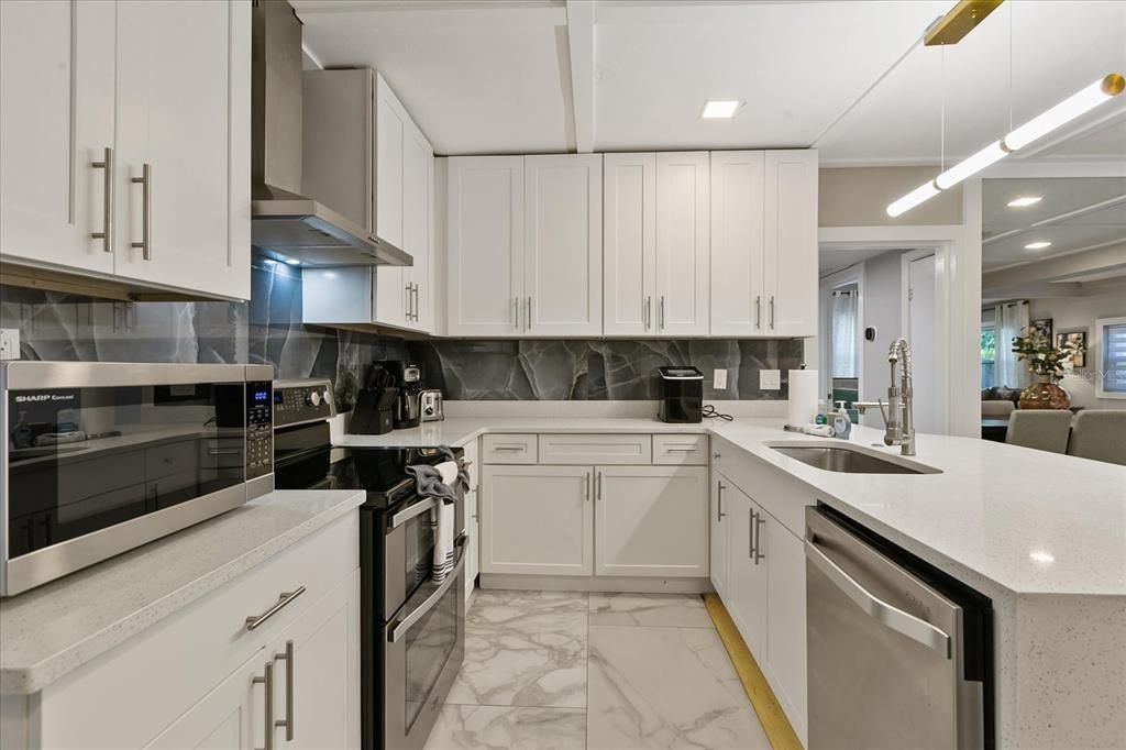 En Venta: $525,000 (5 camas, 3 baños, 2060 Pies cuadrados)